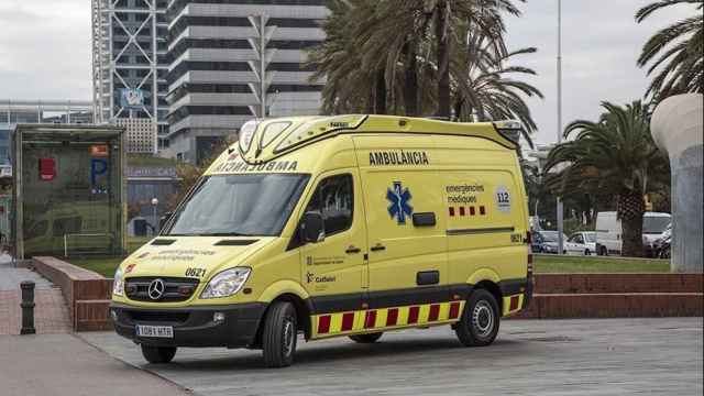 Una foto de una ambulancia durante un accidente de tráfico