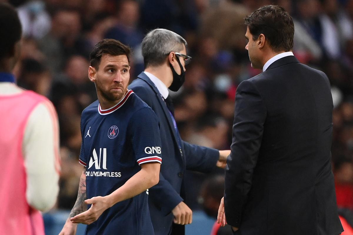 Leo Messi, molesto con Mauricio Pochettino, su entrenador en el PSG.