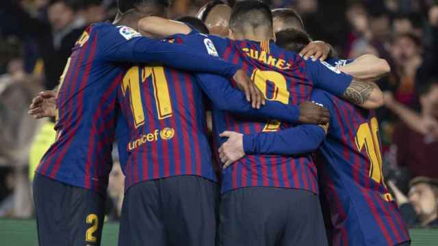 Una foto de los jugadores del Barça celebrando el gol Messi ante el Liverpool / FCB