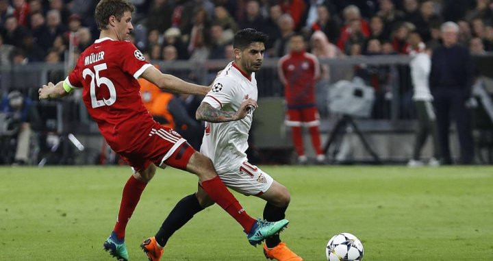 Imagen de un choque entre el Sevilla y el Bayern | EFE