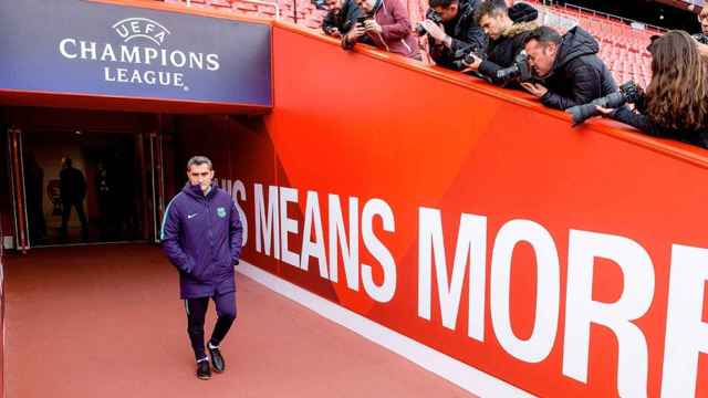 Valverde, fotografiado en Anfield / EFE