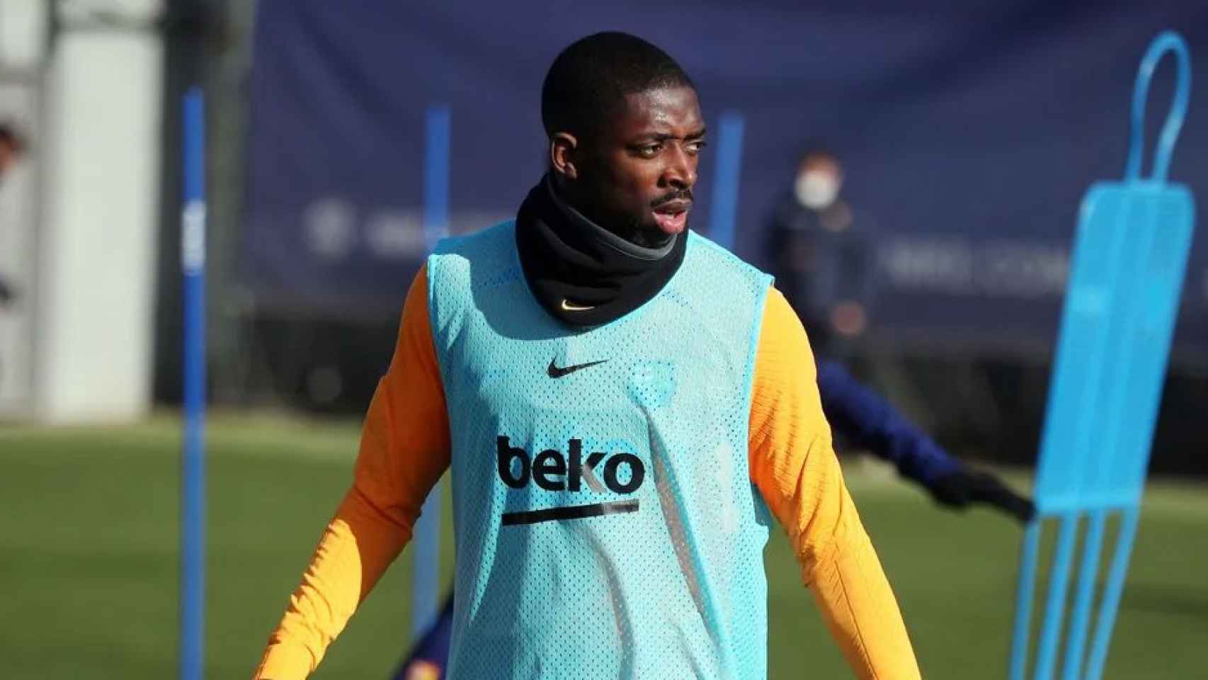 Ousmane Dembelé, que presuntamente tiene dos ofertas de Inglaterra, en un entrenamiento del Barça / FCB