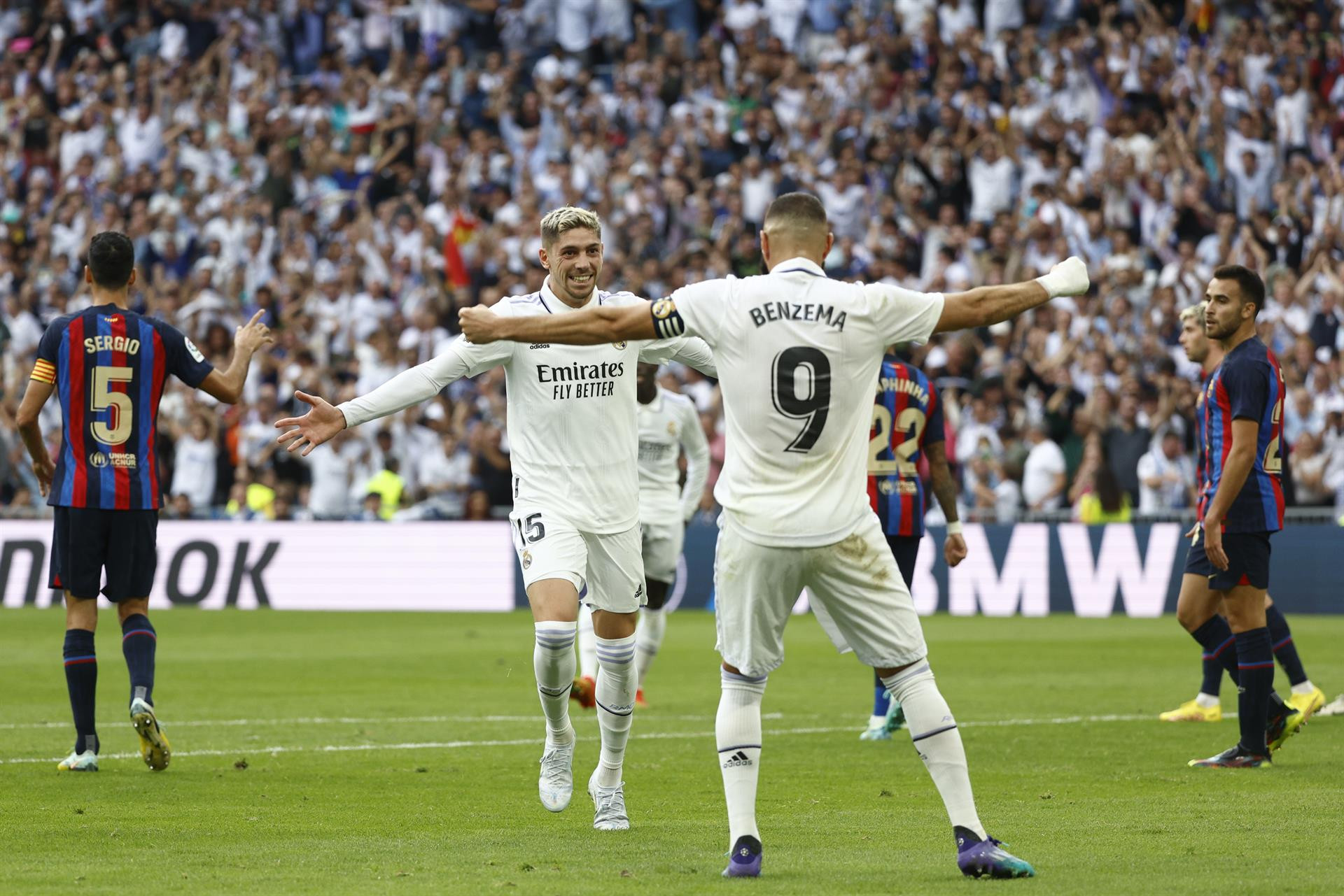 Valverde celebra el segundo gol del Real Madrid con Benzema