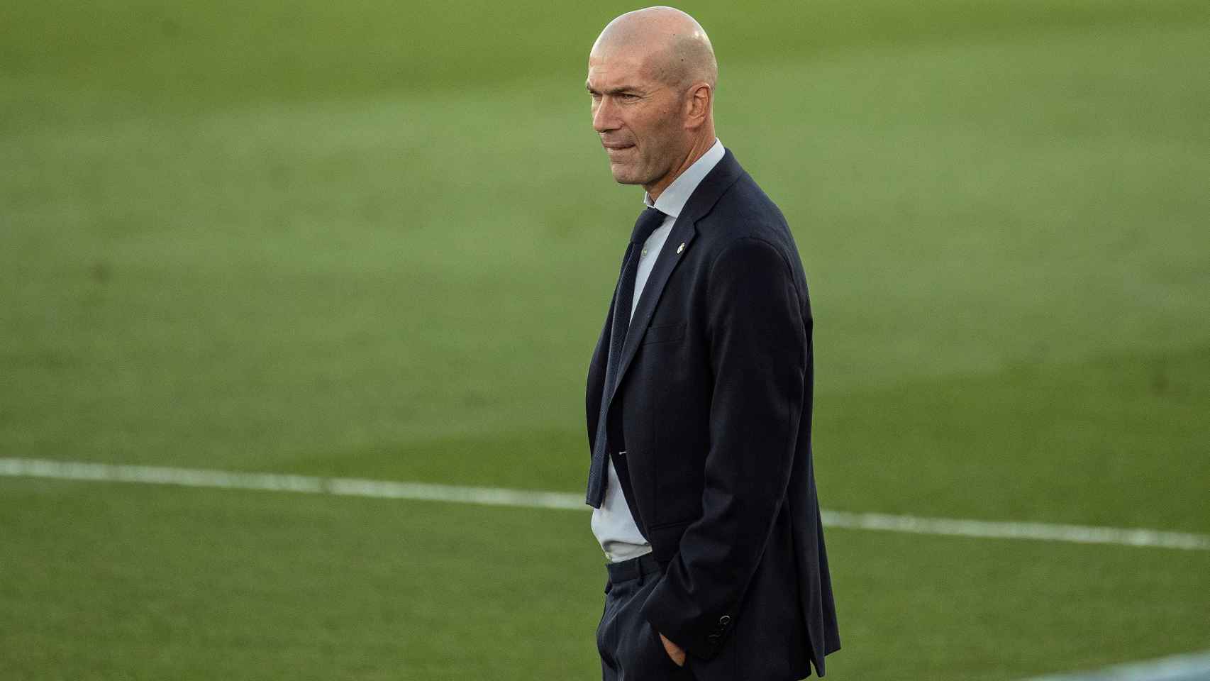 Zidane en el banquillo del Real Madrid contra el Villarreal / EFE