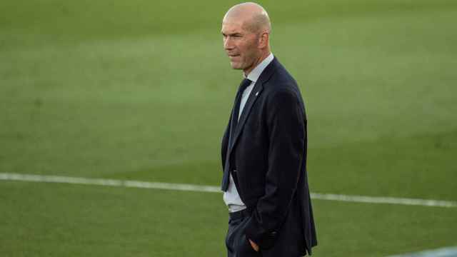 Zidane en el banquillo del Real Madrid contra el Villarreal / EFE