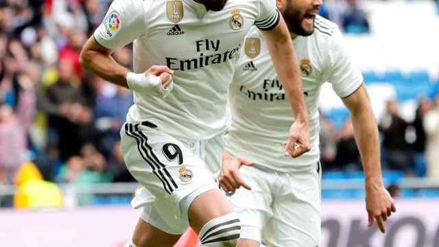 Benzema celebra su primer gol frente al Eibar EFE