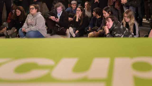 Simpatizantes de la CUP, la noche electoral de los comicios del 21 de diciembre en Cataluña / EFE