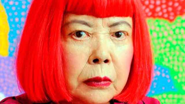 Yayoi Kusama, la célebre artista japonesa de los puntillismos abstractos y coloridos / WIKIPEDIA