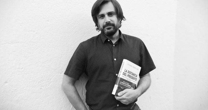 Daniel Bernabé, autor de 'La distancia del presente' / DB