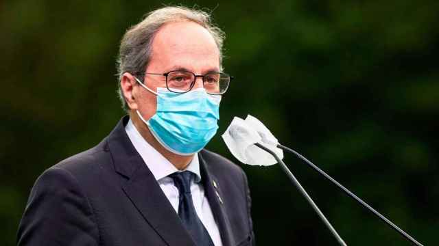 Quim Torra, presidente de Cataluña, durante un homenaje a las víctimas del coronavirus en Girona / EFE