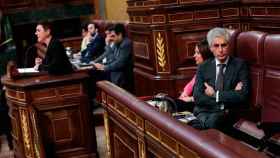 El secretario cuarto del Congreso, Adolfo Suárez Illana (PP), le da la espalda a la portavoz de EH Bildu, Mertxe Aizpurua / EUROPA PRESS