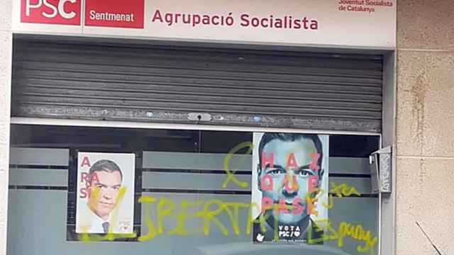 La sede del PSC de Sentmenat, atacada con pintura amarilla / TWITTER