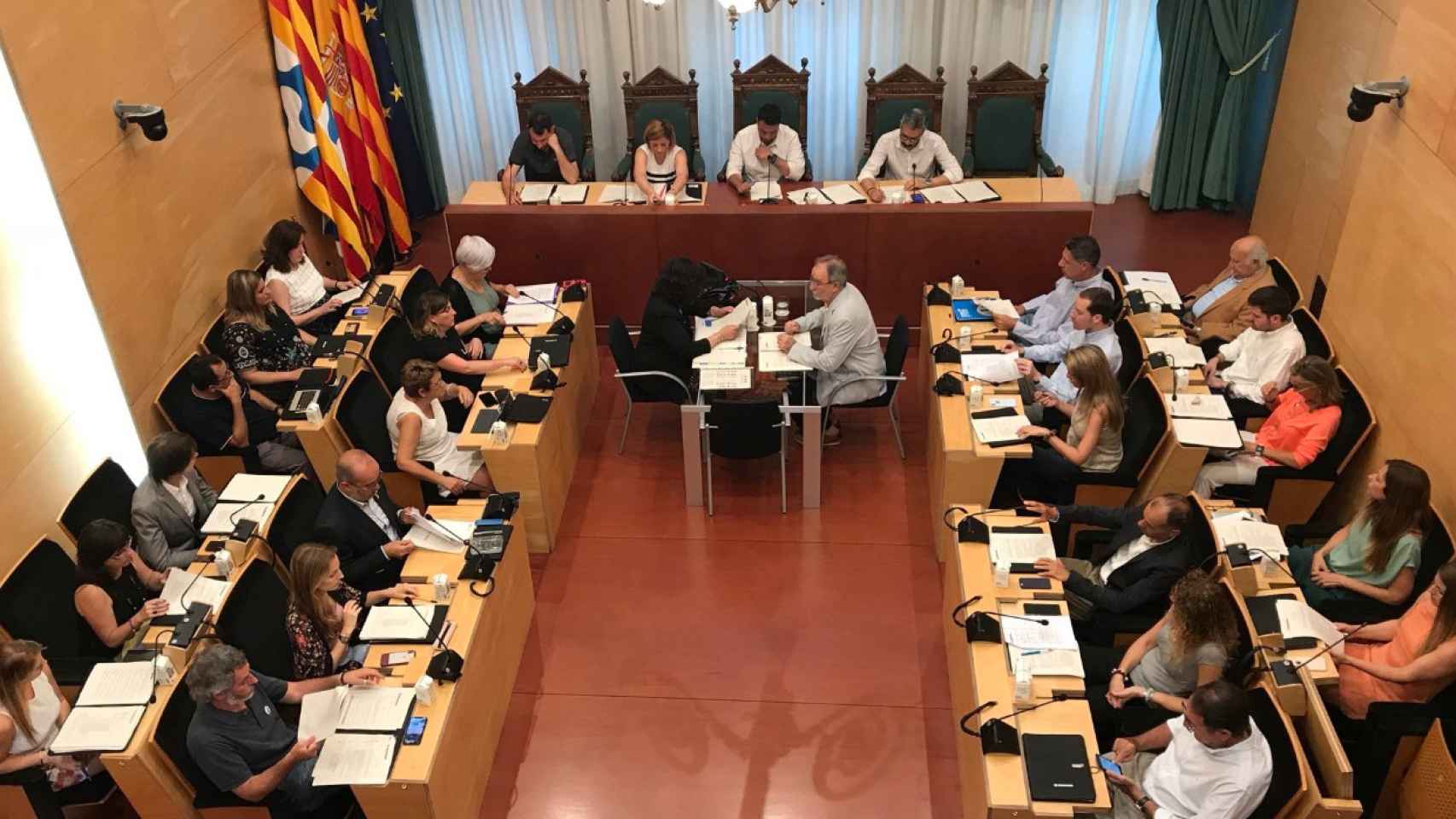 El pleno municipal de Badalona en el que se ha aprobado el cartapacio municipal / PSC