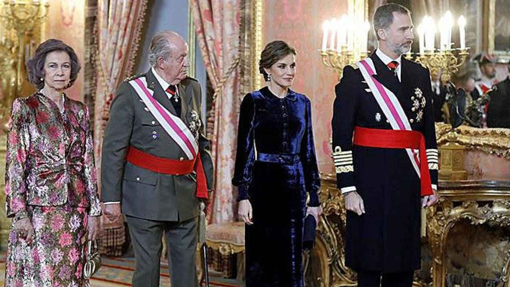 Doña Sofía, el rey Juan Carlos, la reina Letizia y el rey Felipe VI durante la Pascua Militar / EFE