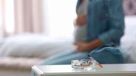 Un estudio relaciona la exposición al humo del tabaco durante el embarazo con cambios en el crecimiento del feto / SHUTTERSTOCK - NEW AFRICA