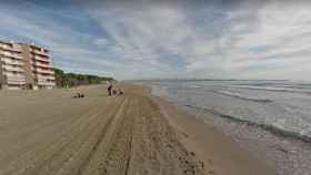 Playa de la Pineda en Vila-seca, donde un hombre grabó a una mujer desnuda en el vestuario de un spa / GOOGLE MAPS