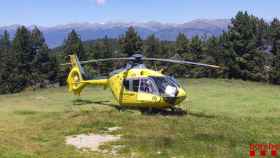 Helicóptero de rescate en montaña de los Bomberos / BOMBERS