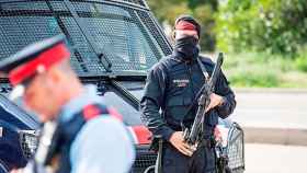 Agentes de los Mossos d'Esquadra en una operación policial anterior / CG