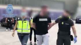 La Policía Nacional con un detenido en Barcelona / POLICÍA NACIONAL