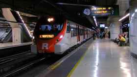 Un tren de Rodalies en la estación de Sants de Barcelona / CG