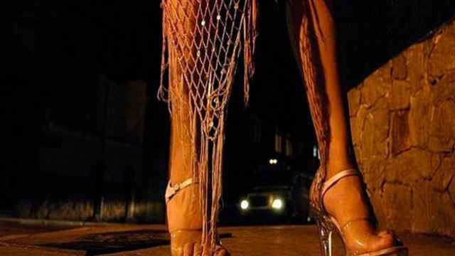 Un prostituta ejerciendo en la calle / EFE