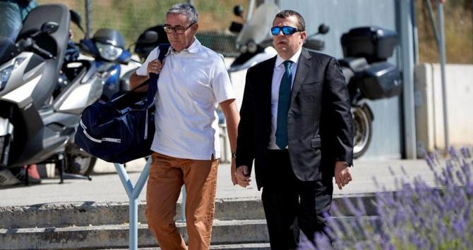 Diego Torres, en su entrada en la cárcel catalana de Brians 2 en 2018 / EFE