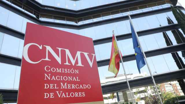 Entrada a la sede de la CNMV en Madrid / EP