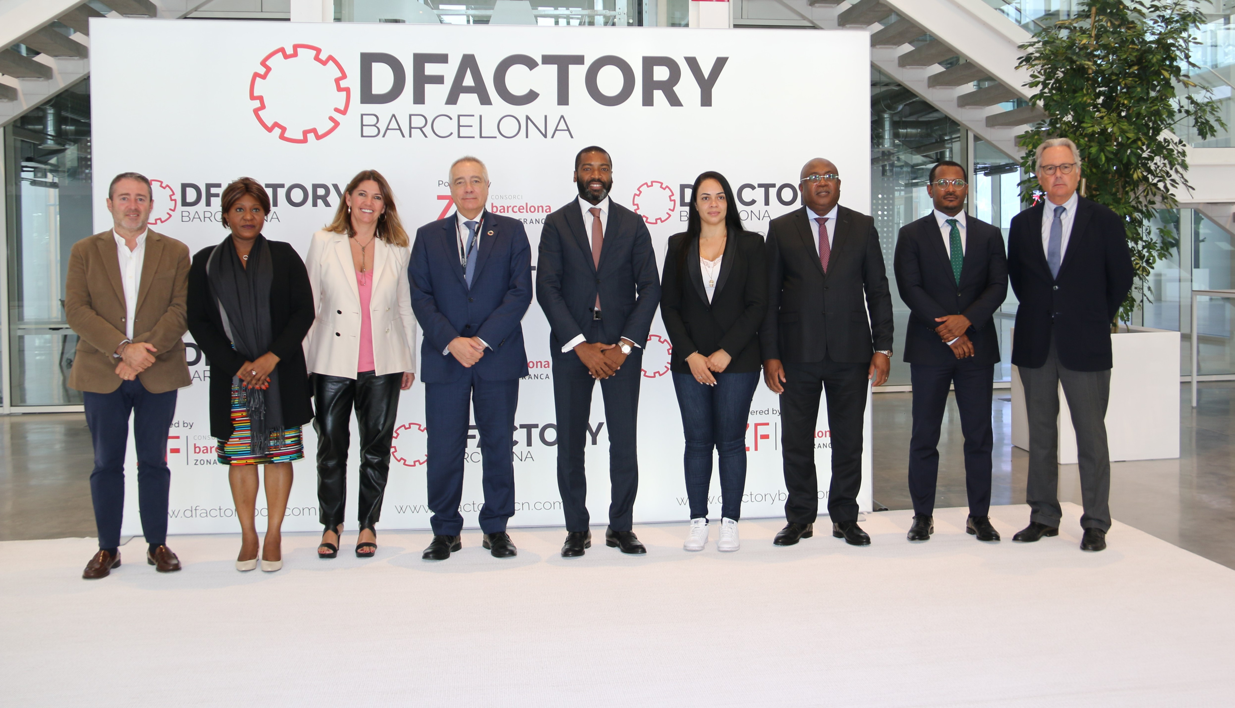 Delegación empresarial de Angola durante su visita a la Zona Franca de Barcelona / CZFB