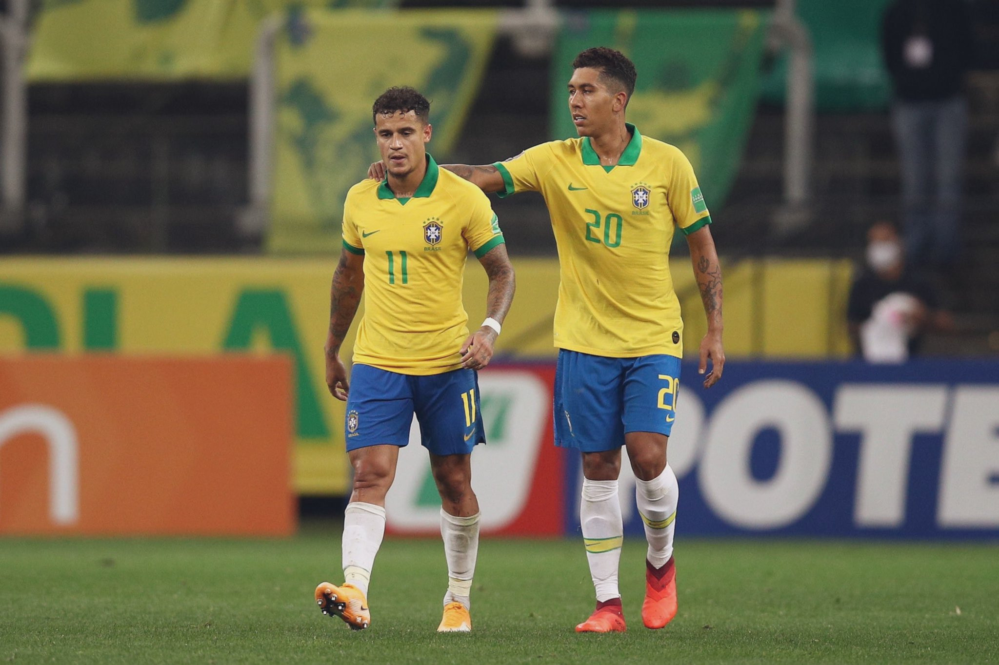 Coutinho y Firmino celebrando un gol de Brasil / EFE