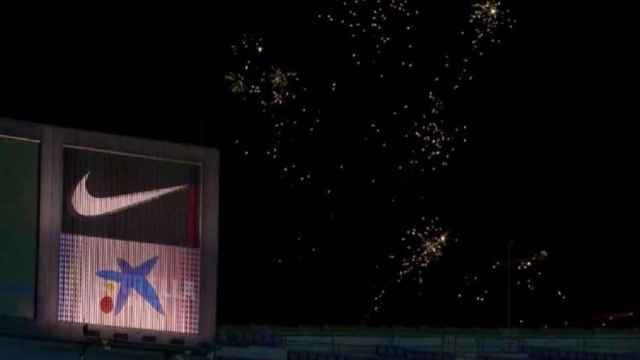 Fuegos artificiales en el Camp Nou TWITTER