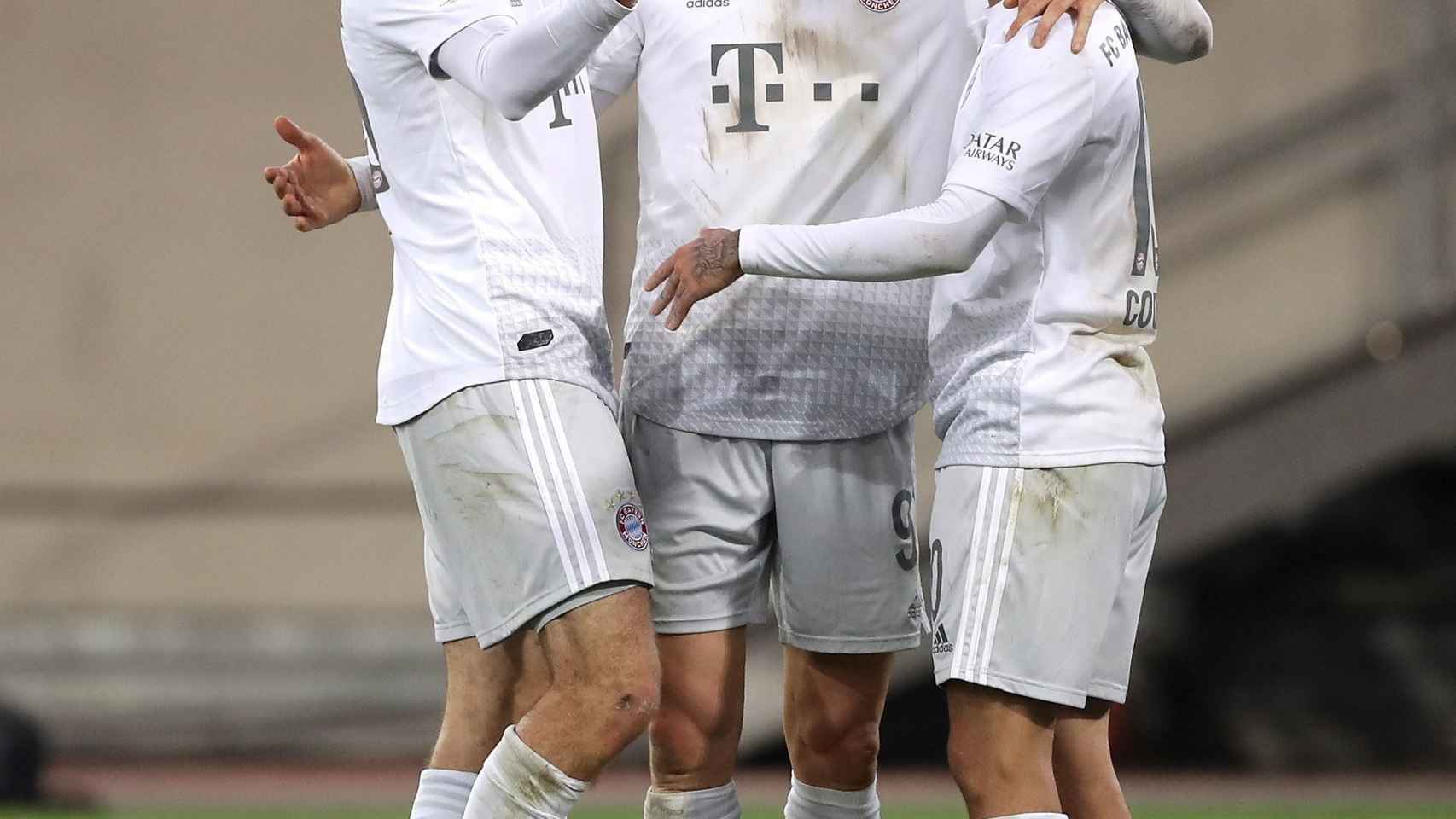 Muller, Lewandowski y Coutinho celebrando un gol del Bayern en la Bundesliga / EFE