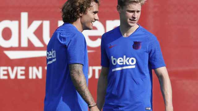 Antoine Griezmann y Frenkie de Jong en su primer entrenamiento como culés / EFE