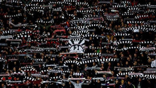La afición del Eintracht se dará cita hoy en el Camp Nou / REDES