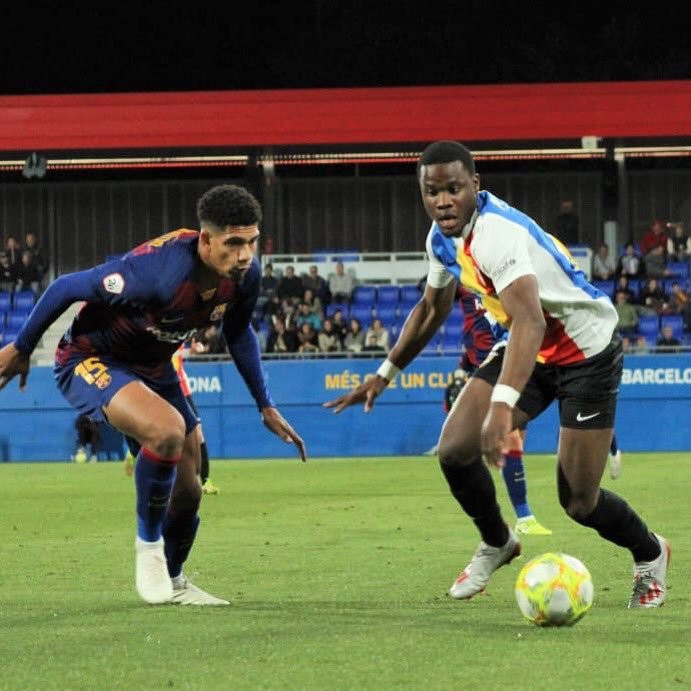 Araujo, defendiendo a un jugador del Andorra | FC Andorra