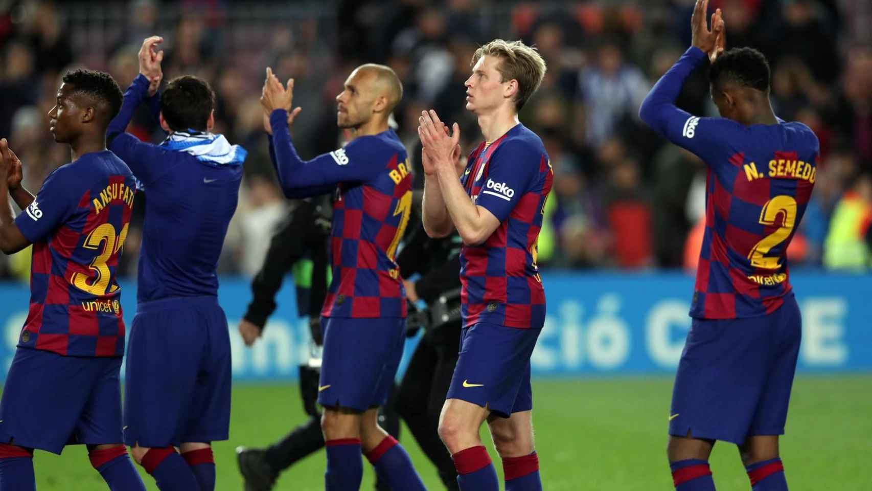 Los jugadores del Barça celebrando la victoria y el liderato  / FC Barcelona