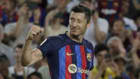 El guiño de Lewandowski para celebrar los dos goles anotados contra el Real Valladolid / EFE