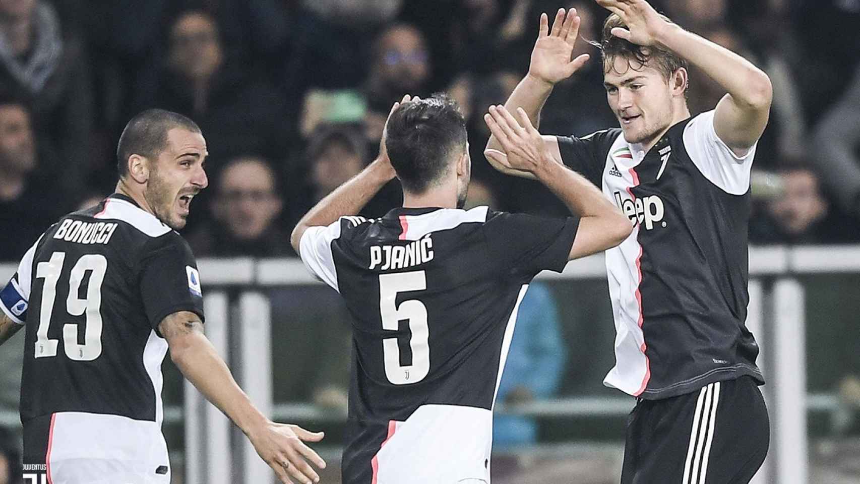 Bonnucci, Pjanic y De Ligt celebrando un gol con la Juventus / EFE