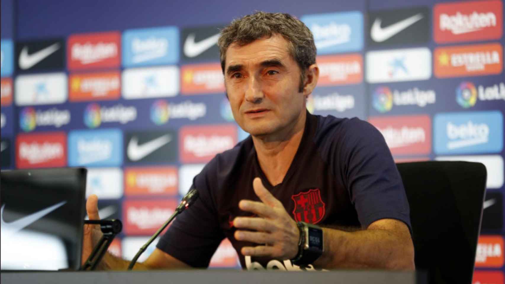 Ernesto Valverde en rueda de prensa antes de la visita del Valencia / FC Barcelona
