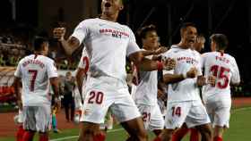 Los jugadores del Sevilla celebran un gol contra el Qarabag / EFE