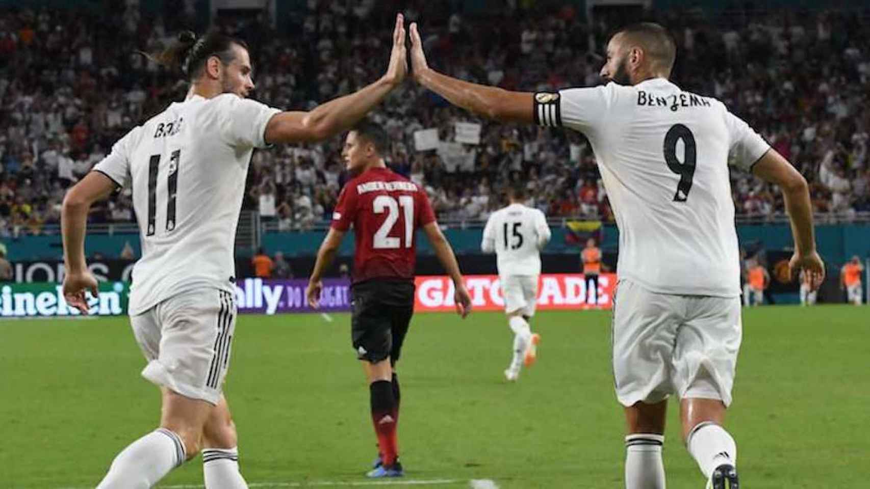 Una foto de Gareth Bale y Karim Benzema celebrando un gol Florentino / Twitter