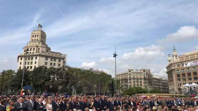 El rey Felipe VI y otras autoridades en el acto de homenaje a las víctimas de los atentados del 17A / EP