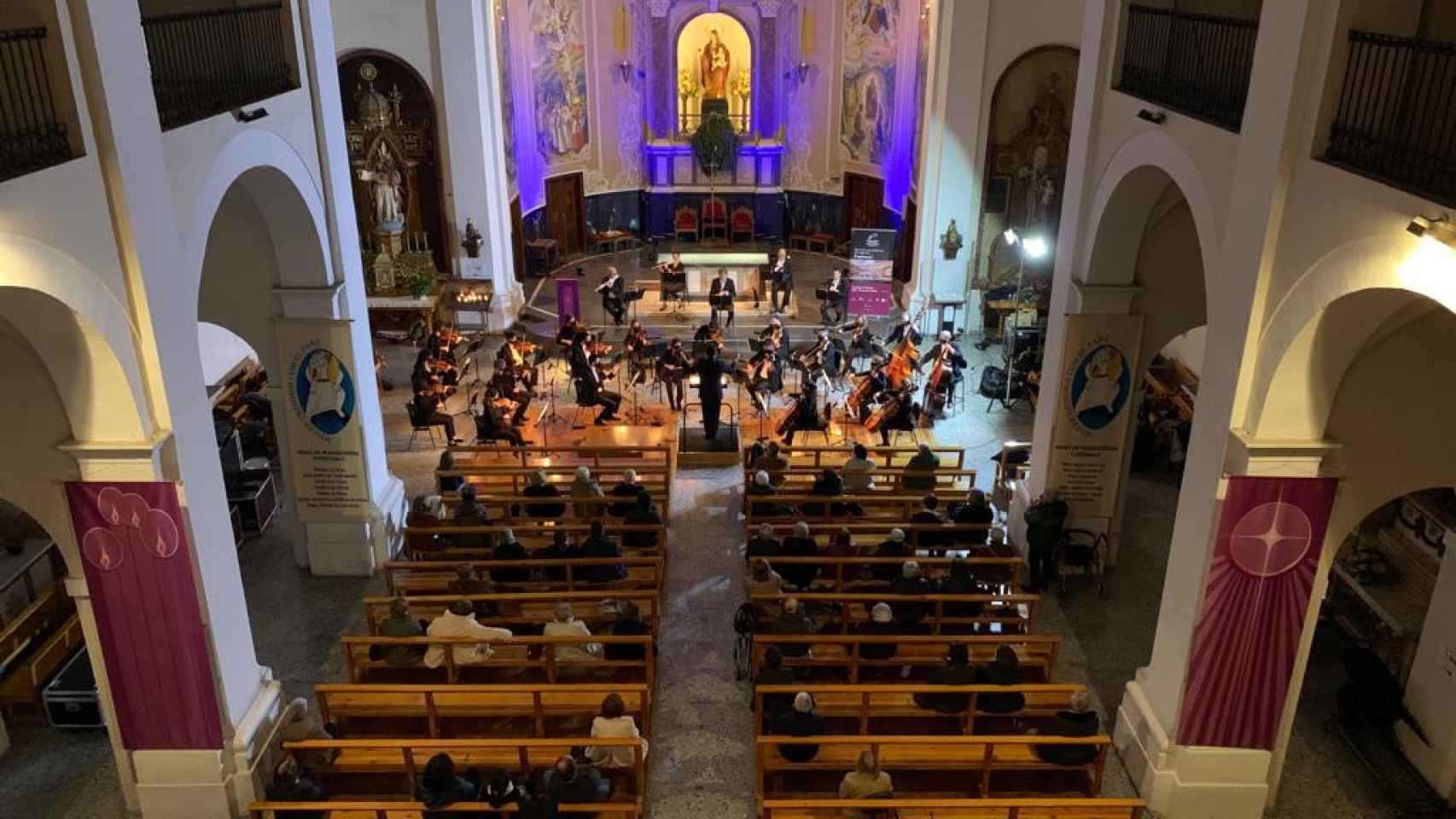 Interior de la iglesia de la Verge de Ribera en la Pobla de Segur durante un concierto de la orquesta Julià Carbonell / AJUNTAMENT LA POBLA DE SEGUR