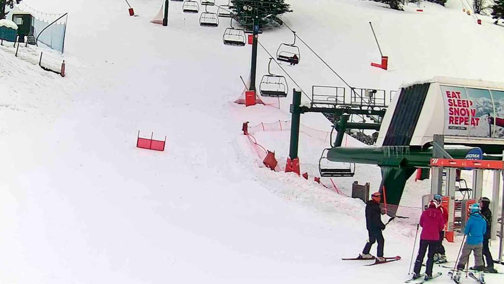 El aspecto de la estación de esquí de la Molina tras la nevada de las últimas horas / TWITTER