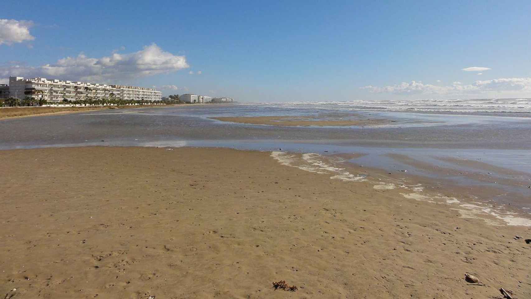 Imagen de la playa de de la Mota de Sant Pere de Cubelles / ISIDRO JABATO