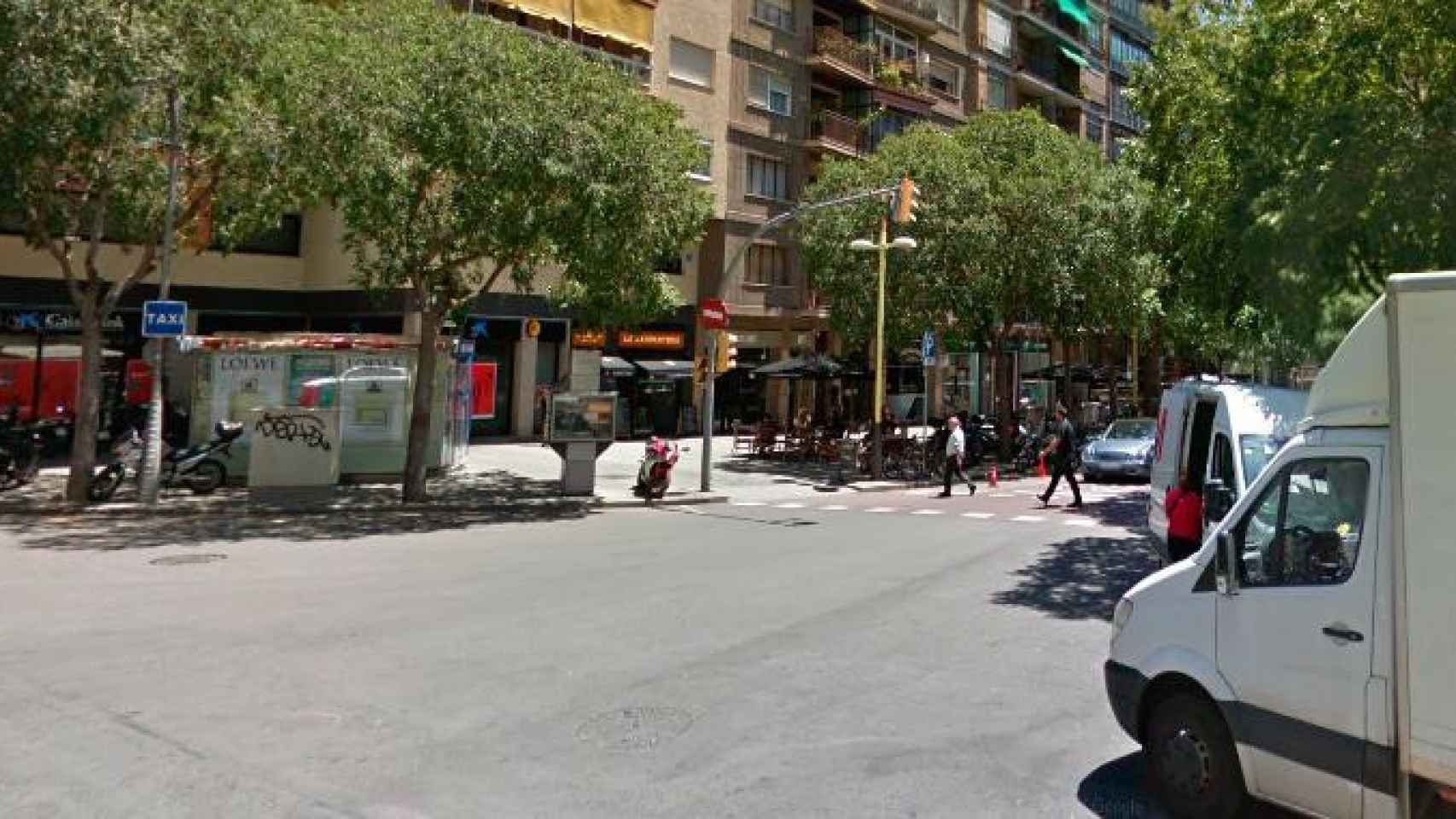 Travessera de Gràcia con Tuset, el lugar donde un autobús de Barcelona ha atropellado a un peatón