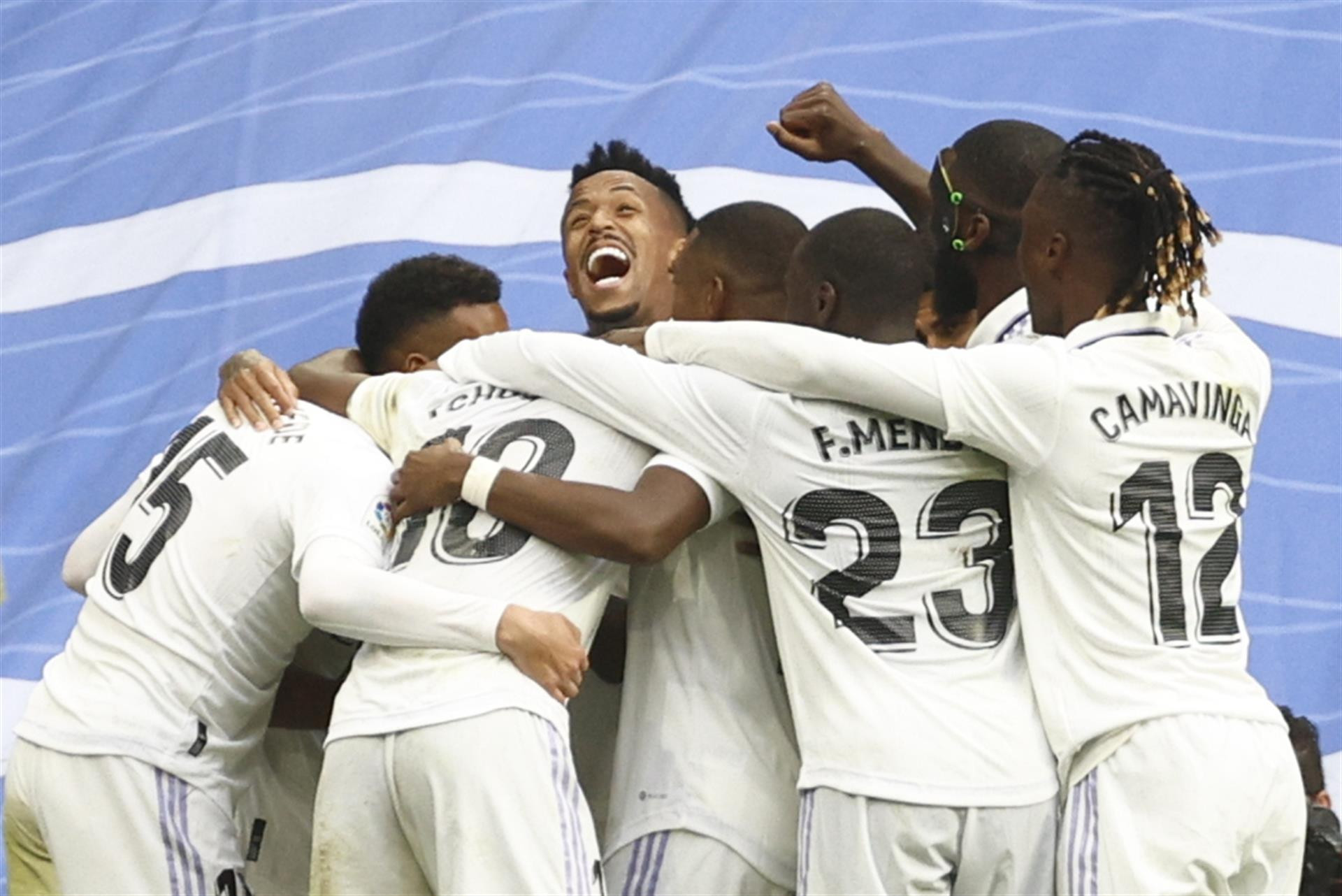 Los jugadores del Real Madrid celebran la victoria ante el Barça / EFE