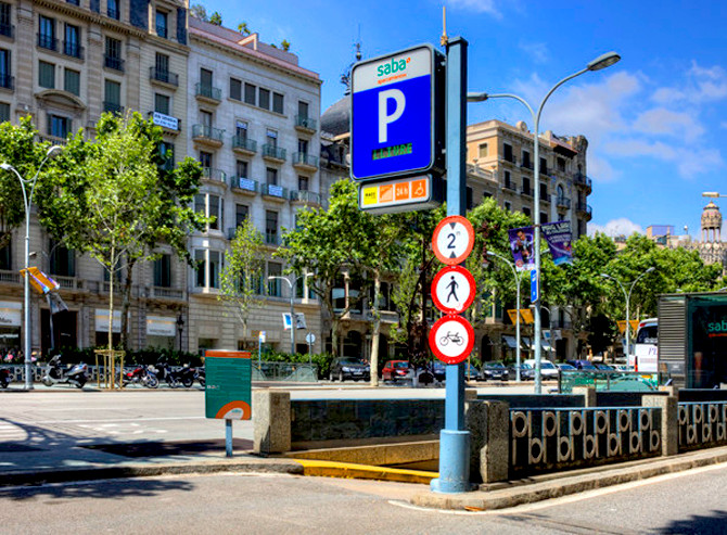 Imagen de un aparcamiento privado de Saba en el Passeig de Gràcia de Barcelona / CG