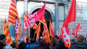 Una protesta de sanitarios frente al Palau de la Generalitat de Cataluña en Barcelona / CG