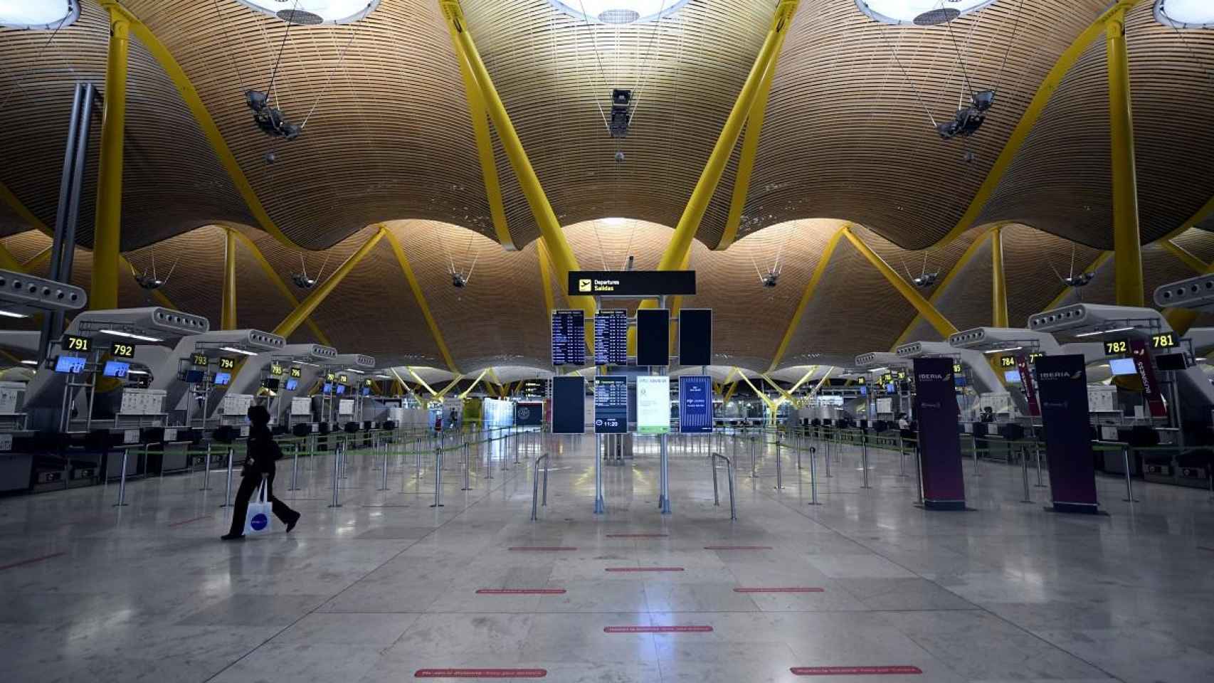Terminal T4 casi vacía en el Aeropuerto de Madrid-Barajas Adolfo Suárez, propiedad de Aena / EUROPA PRESS