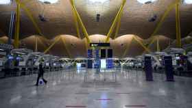 Terminal T4 casi vacía en el Aeropuerto de Madrid-Barajas Adolfo Suárez, propiedad de Aena / EUROPA PRESS